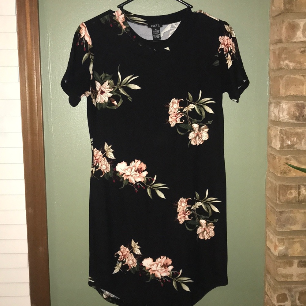 Flowery body-con